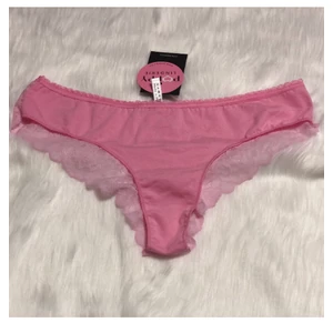 POPPY LAURA csipkés brazil alsó - K.PINK