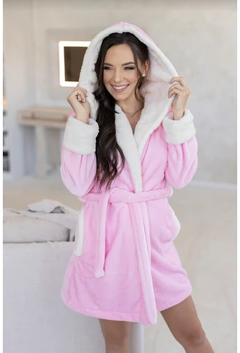 POPPY KÖNTÖS POPPY KÖNTÖS